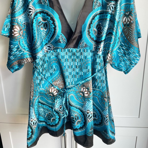 Kimono Style Deep Plunge V-Neck Paisley Blouse - Picture 4 of 7